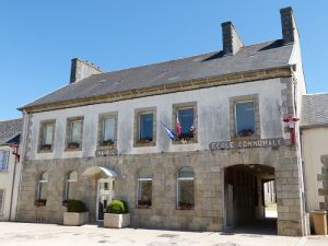 Plouneour Menez 5.JPG
